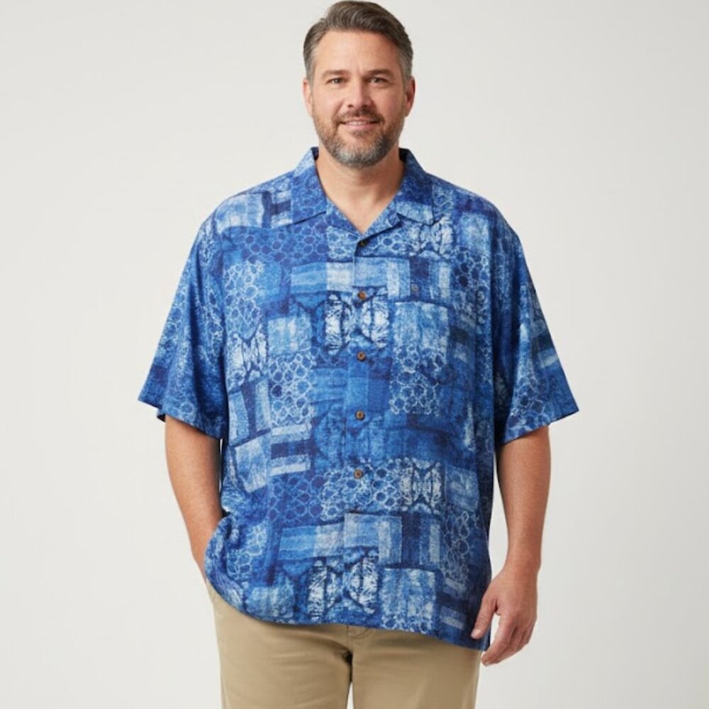 🔥 $10 each or 2/$15 Blue & White Textured Casual Tropical Button-Down Shirt